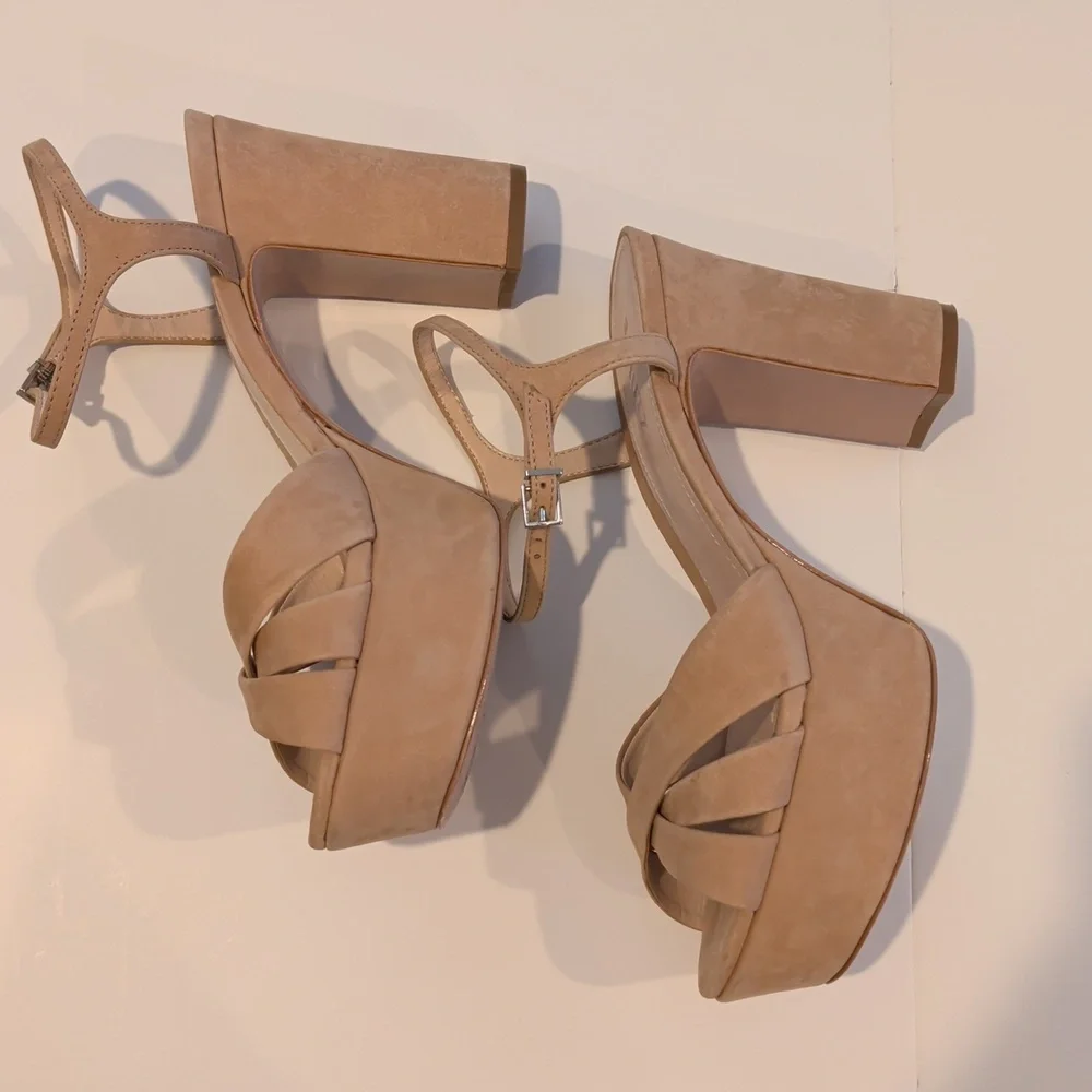 Schutz, Keefa, Beige Ankle Strap Platform Sandals/Heels. Size 8